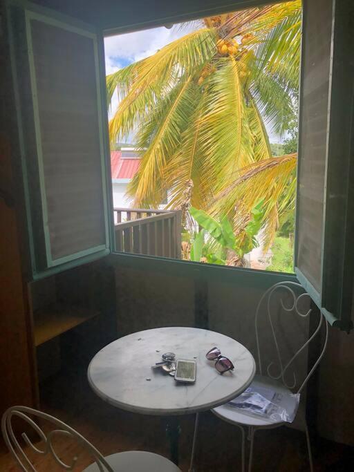 Charmant bungalow avec piscine Saint-Joseph Extérieur photo